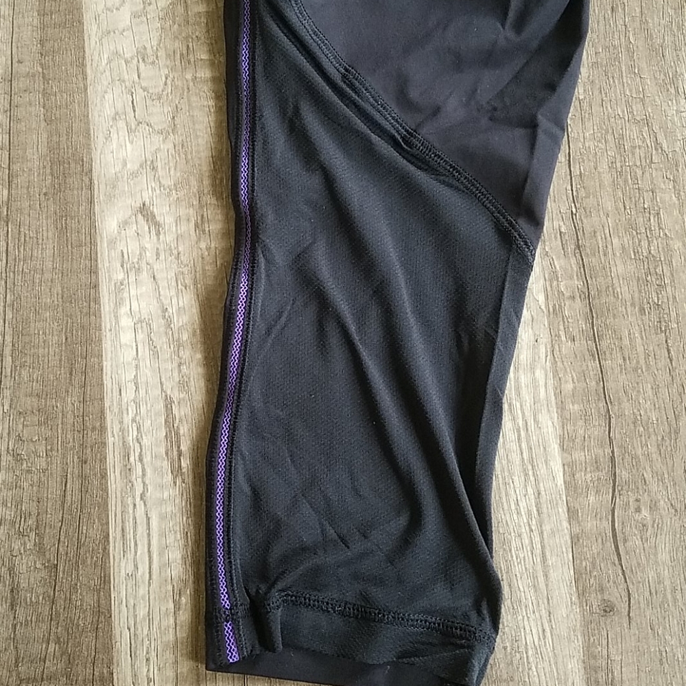 Lululemon Beach Runner Black Crop Tie Leggings 6 - Picture 11 of 13